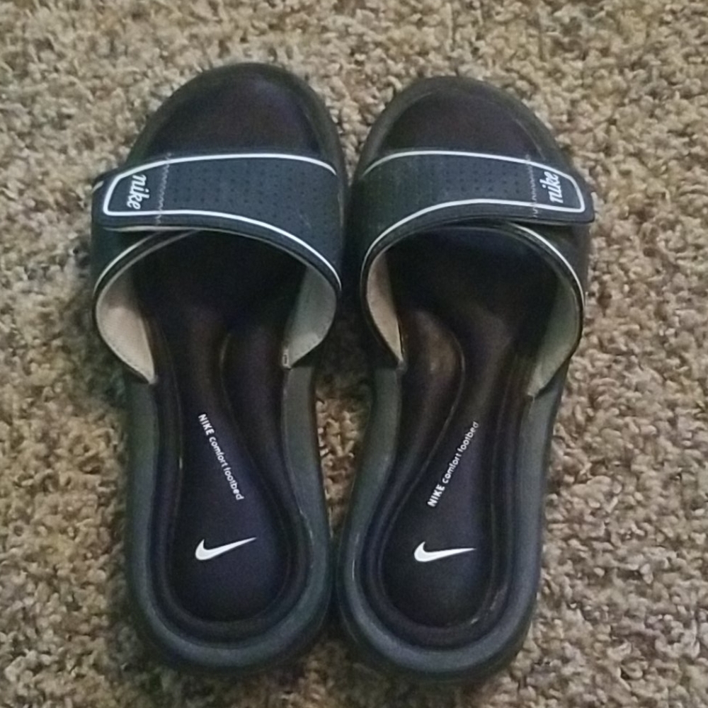 Nike slides